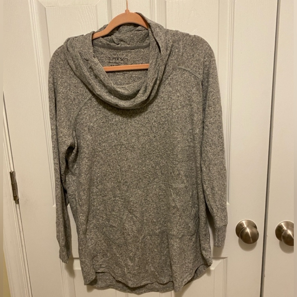 Torrid 00x 10 M/L Super Soft Plush Cowl Neck Tunic Top